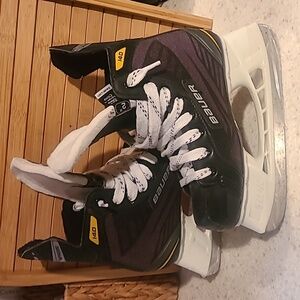 Bauer SUPREME Tuuk  140 SIZE 3 Euro 35
